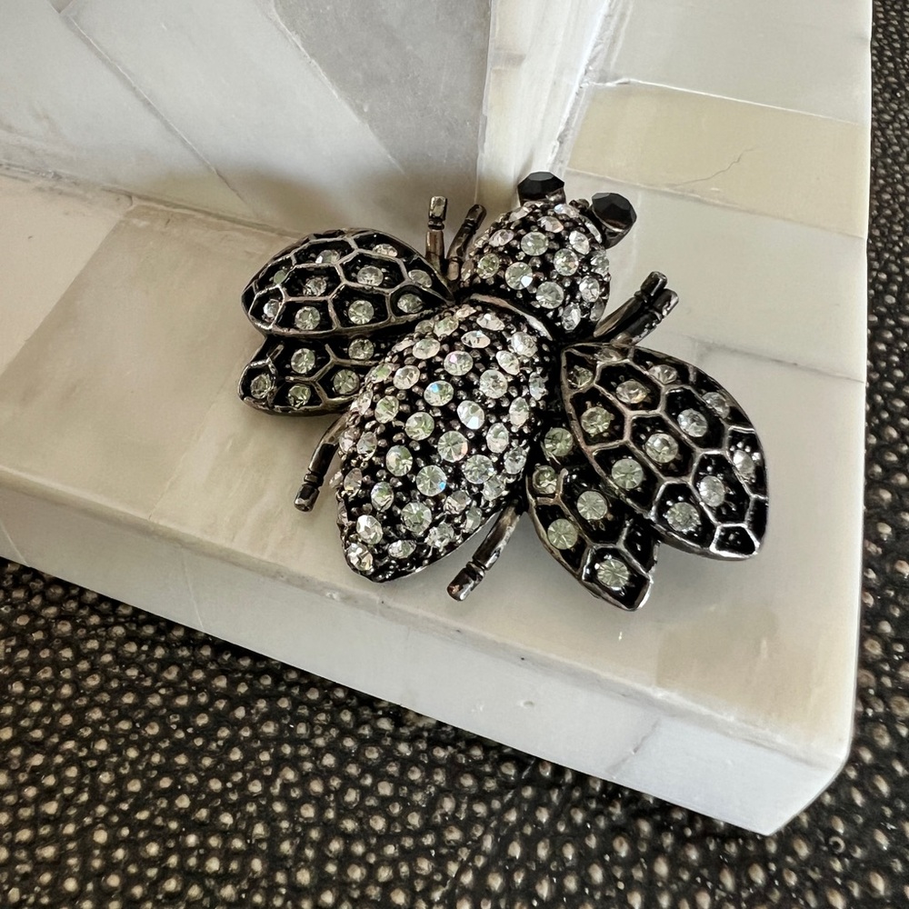 Crystal Black BEE brooch pin